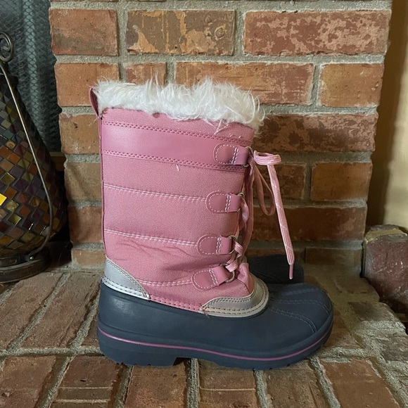 Wonder Nation Pink Faux Fur Snow Boots - Picture 2 of 8